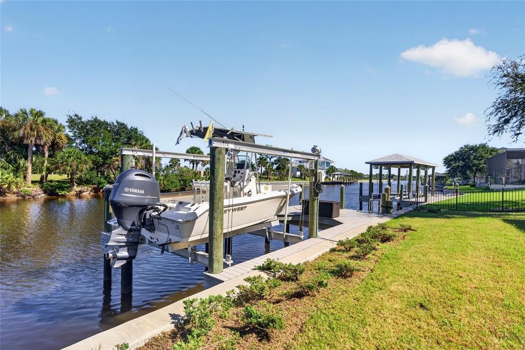121 SEASIDE POINT photo 2