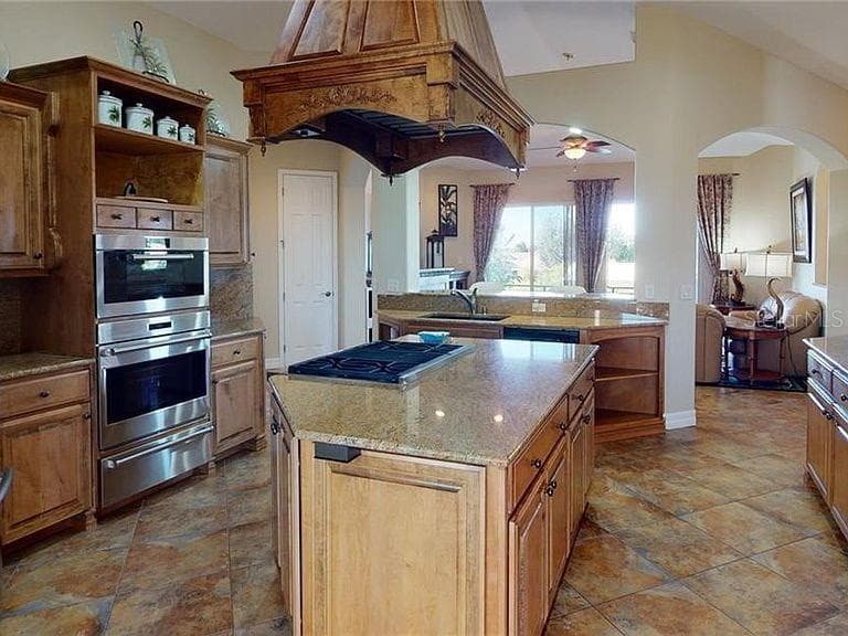 4245 SPIRE STREET photo 8