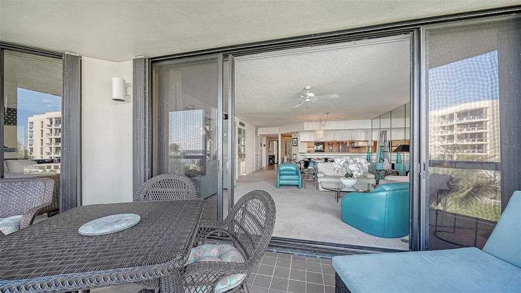 2110 HARBOURSIDE DRIVE 523 photo 12