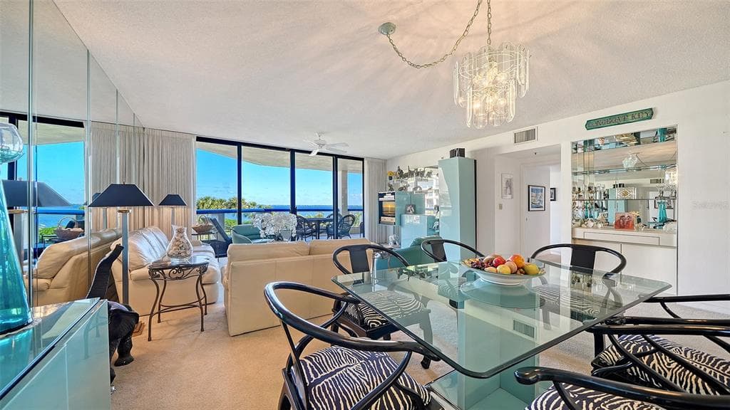 2110 HARBOURSIDE DRIVE 523 photo 8