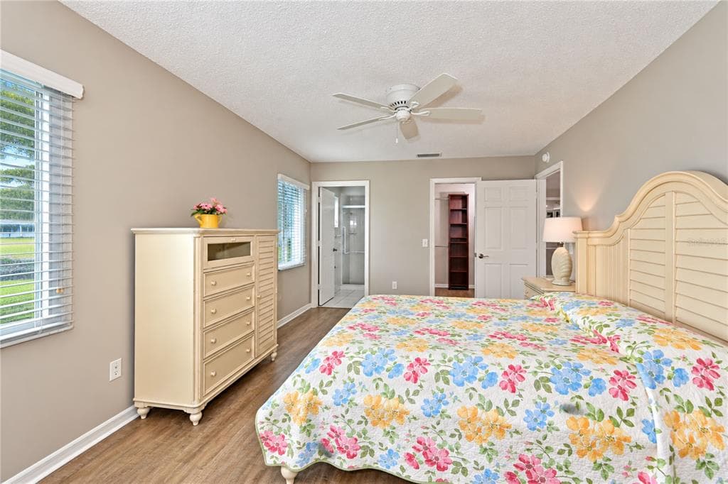4605 LEXINGTON CIRCLE photo 23