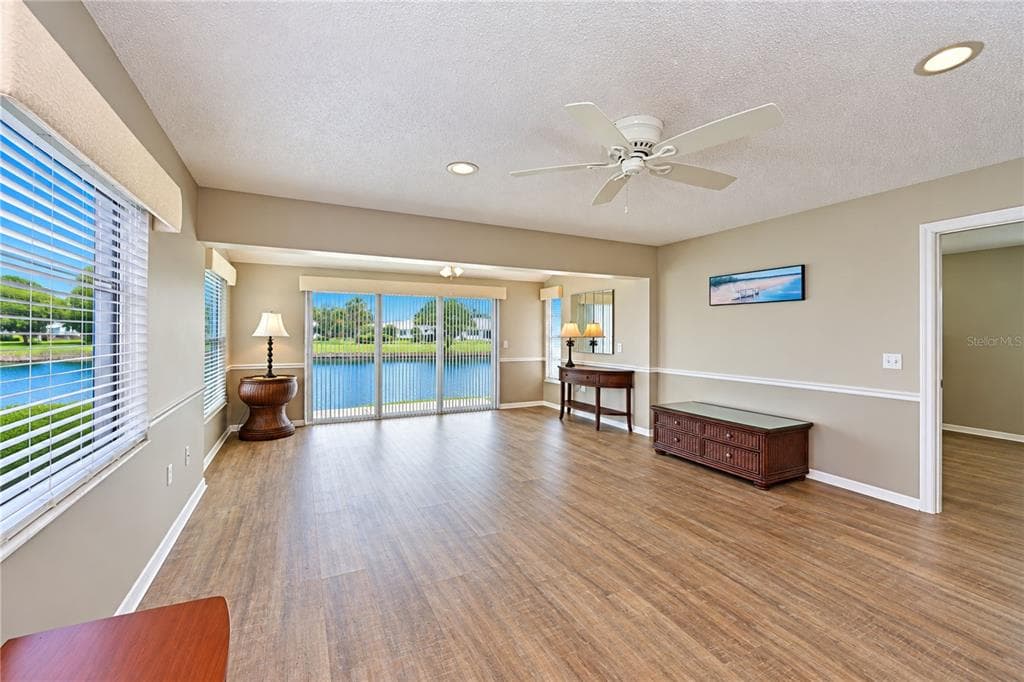 4605 LEXINGTON CIRCLE photo 16
