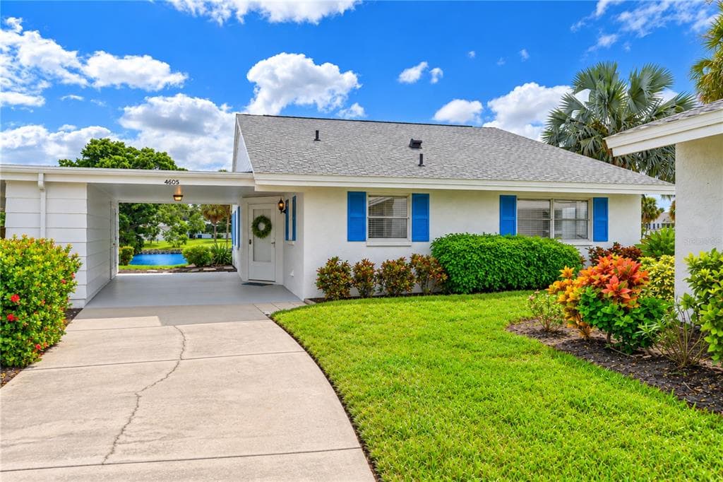 4605 LEXINGTON CIRCLE photo 3