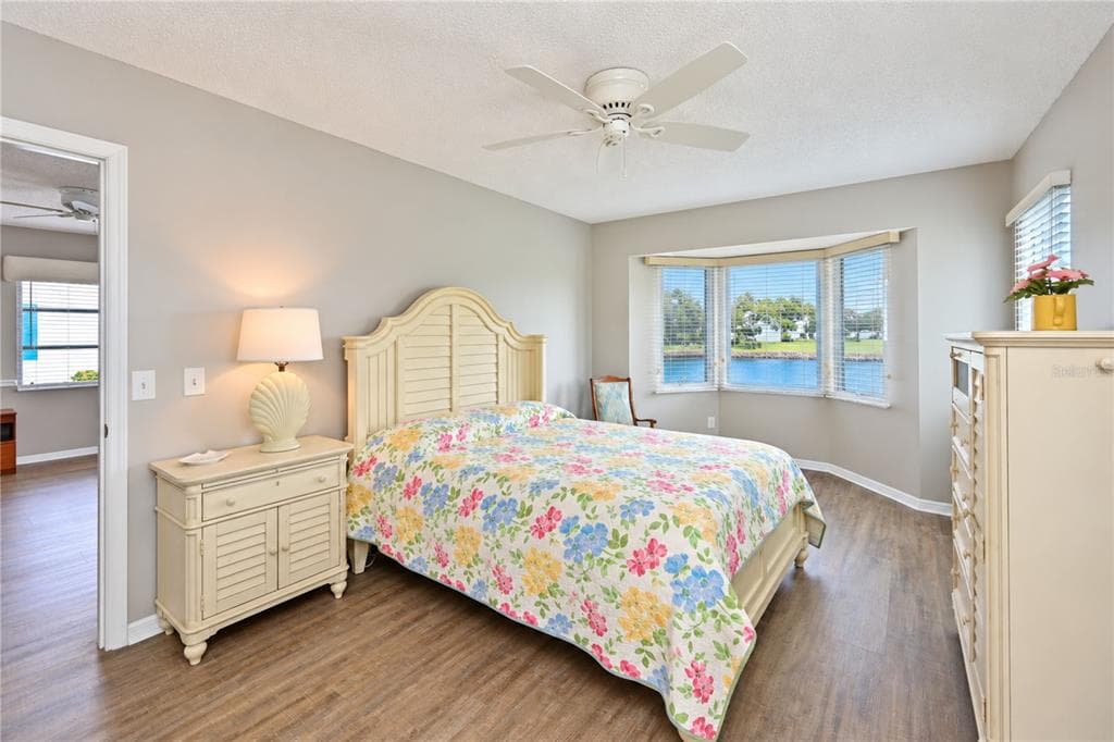 4605 LEXINGTON CIRCLE photo 21