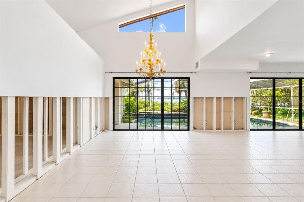 600 SHORE DRIVE E photo 23