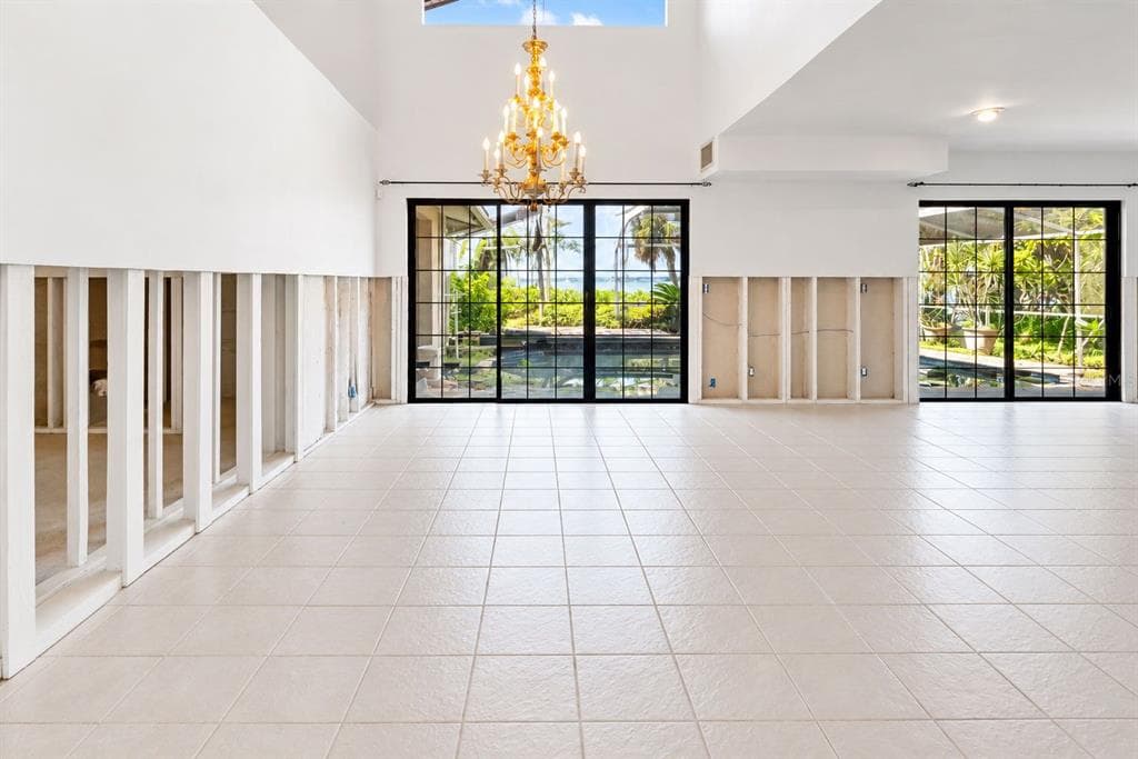 600 SHORE DRIVE E photo 22