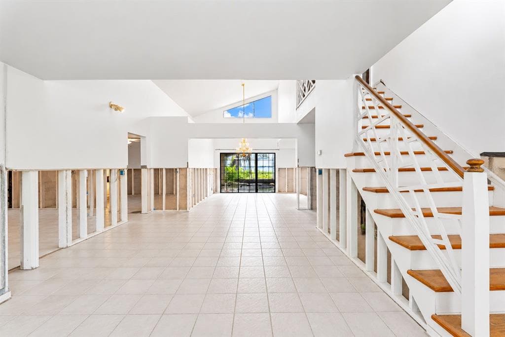 600 SHORE DRIVE E photo 20