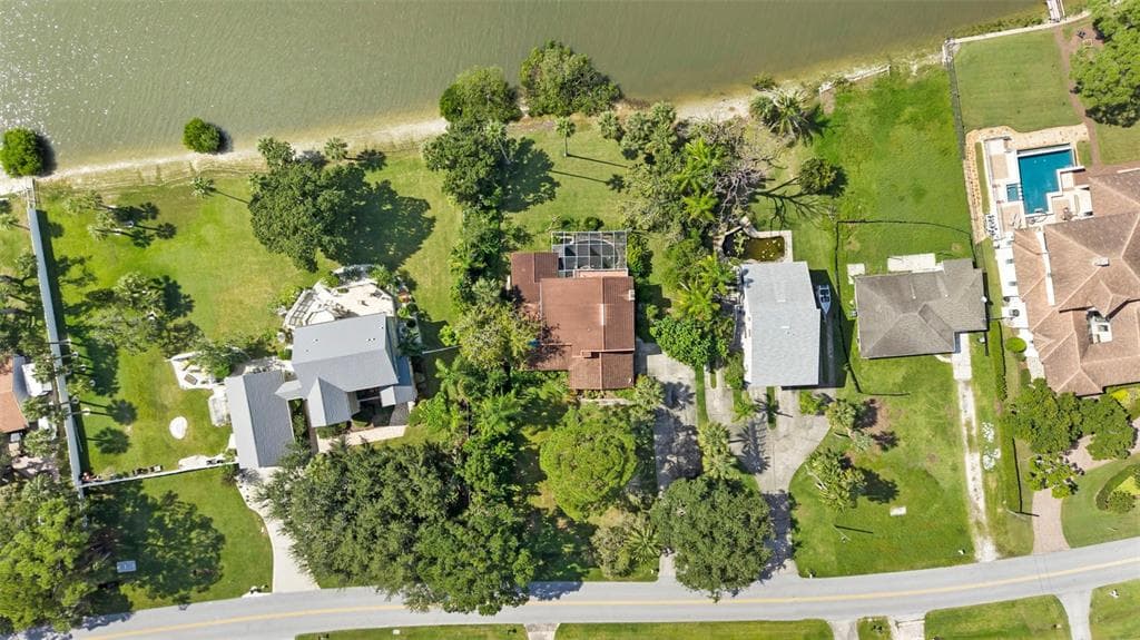 600 SHORE DRIVE E photo 15