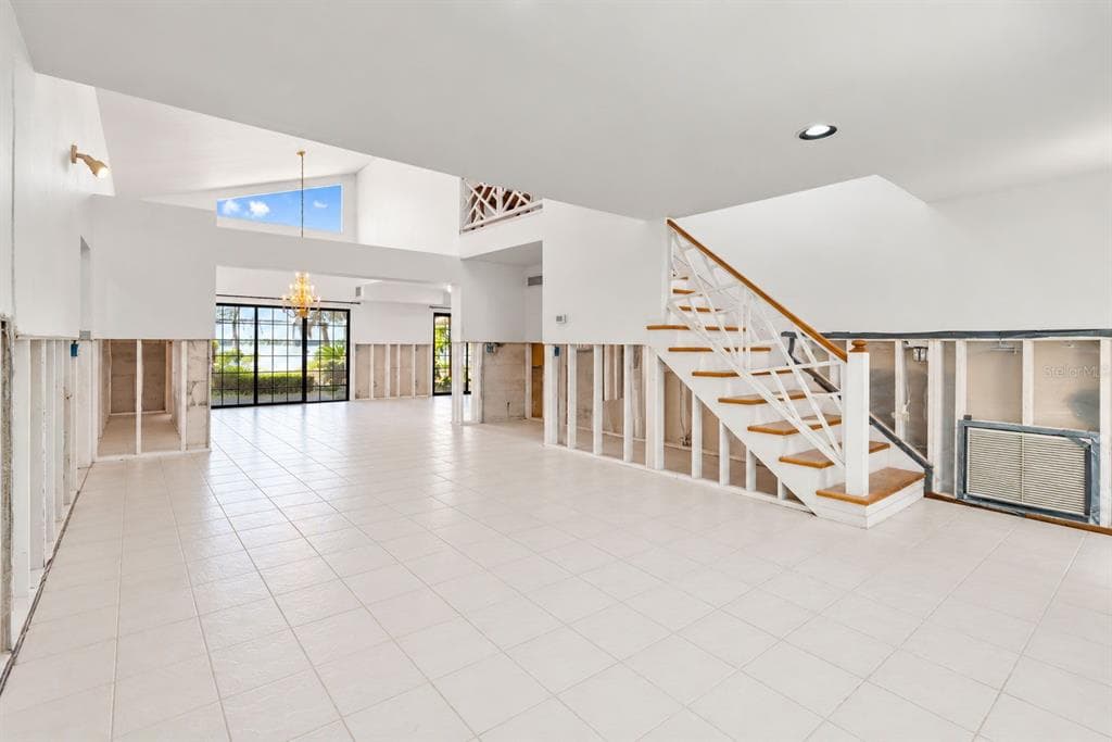 600 SHORE DRIVE E photo 21
