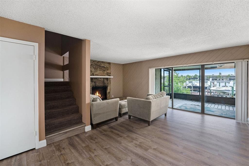 8719 COVE COURT 10 photo 5