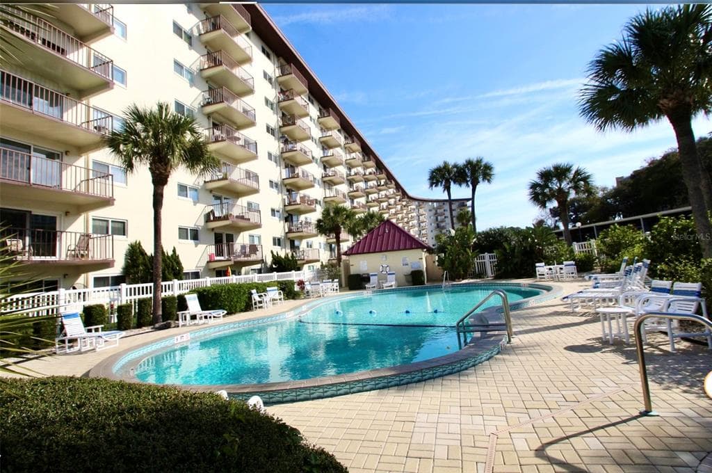 100 SILVER BEACH AVENUE 720 photo 12