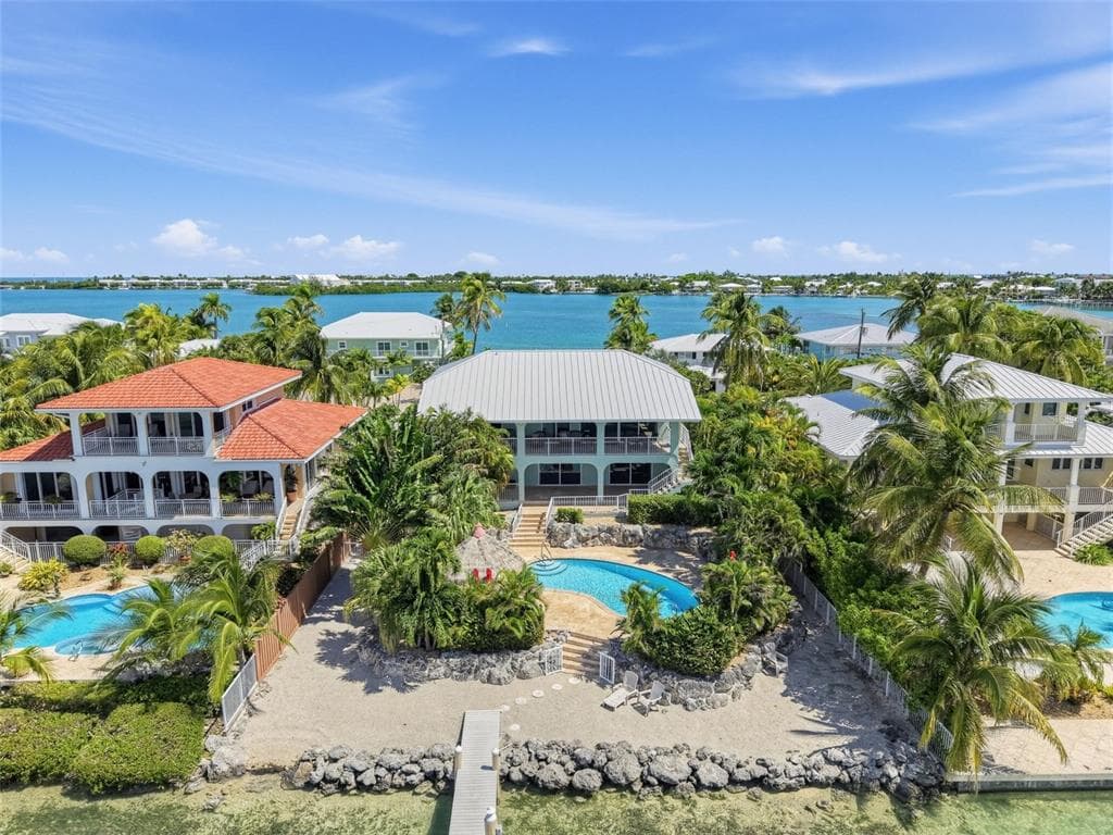 422 HARBOUR DRIVE photo 2