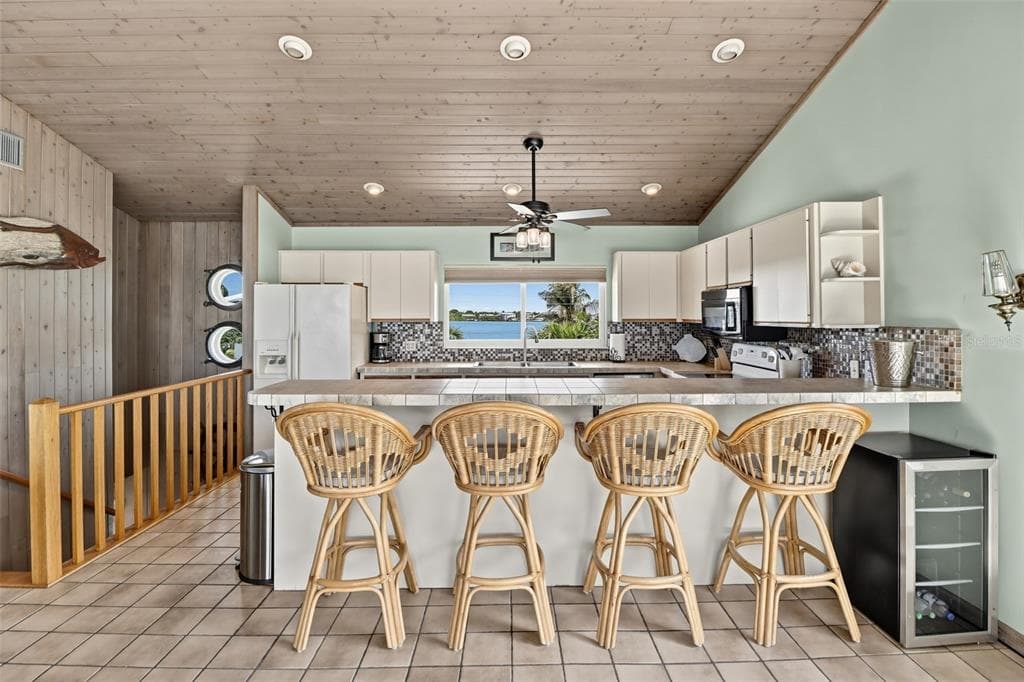 422 HARBOUR DRIVE photo 16