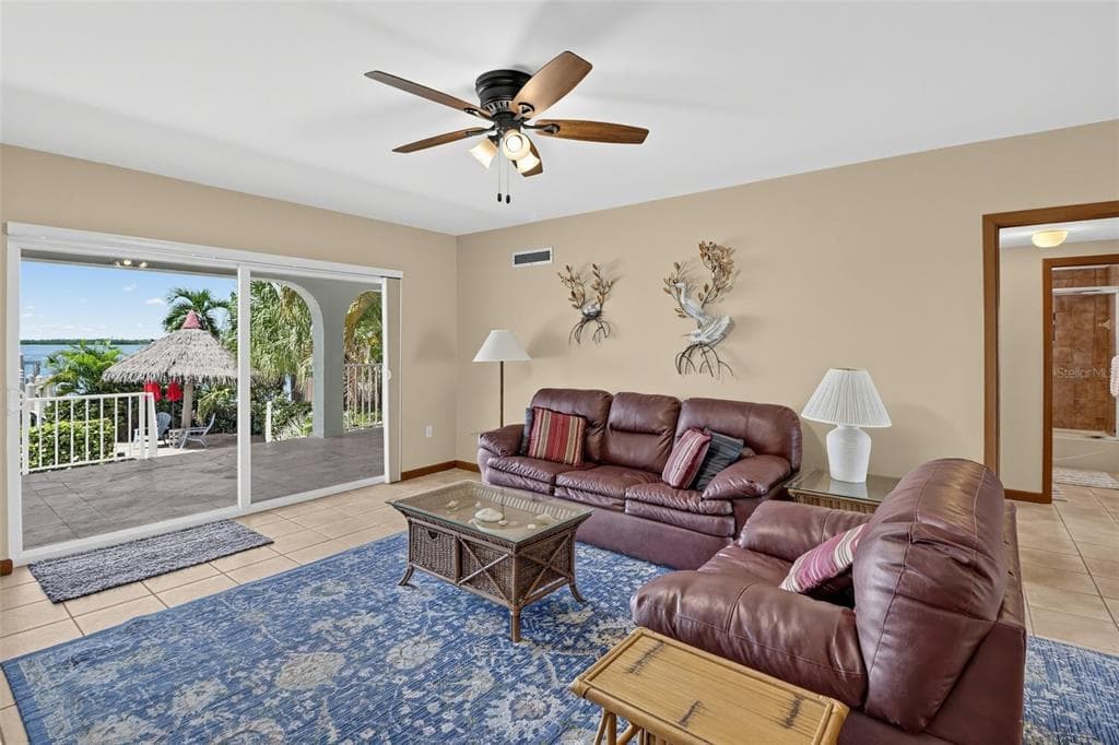 422 HARBOUR DRIVE photo 20