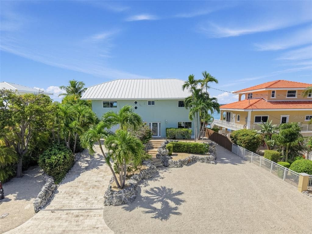 422 HARBOUR DRIVE photo 9