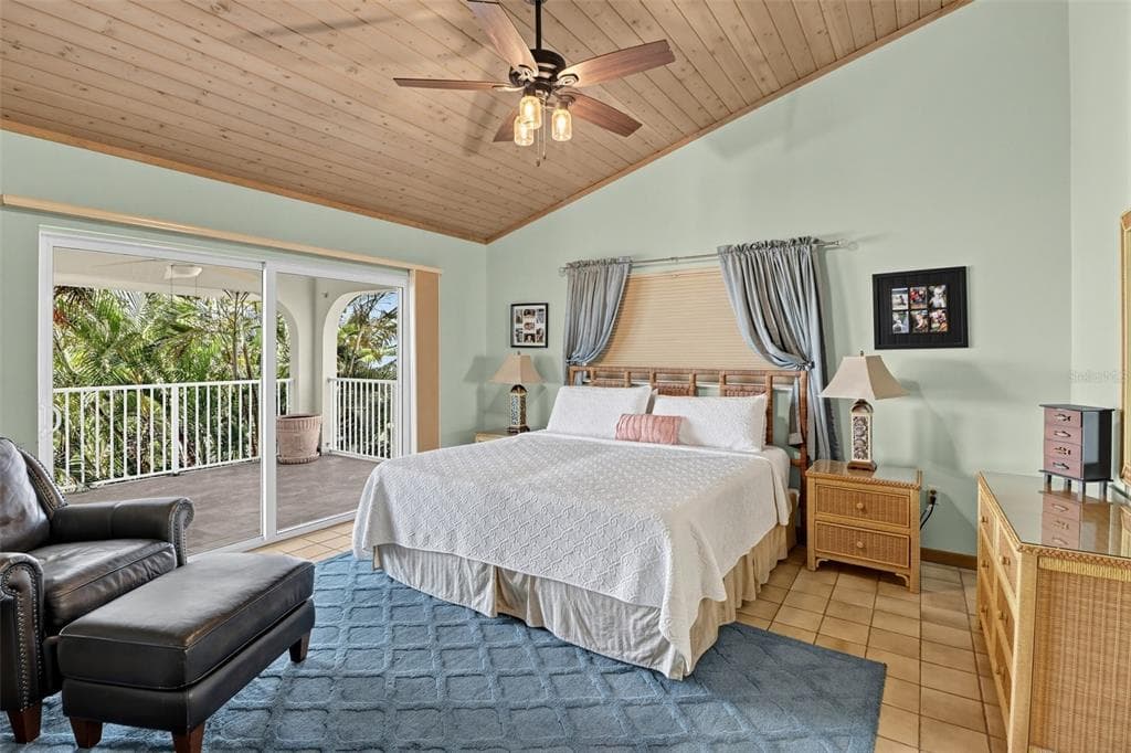 422 HARBOUR DRIVE photo 24