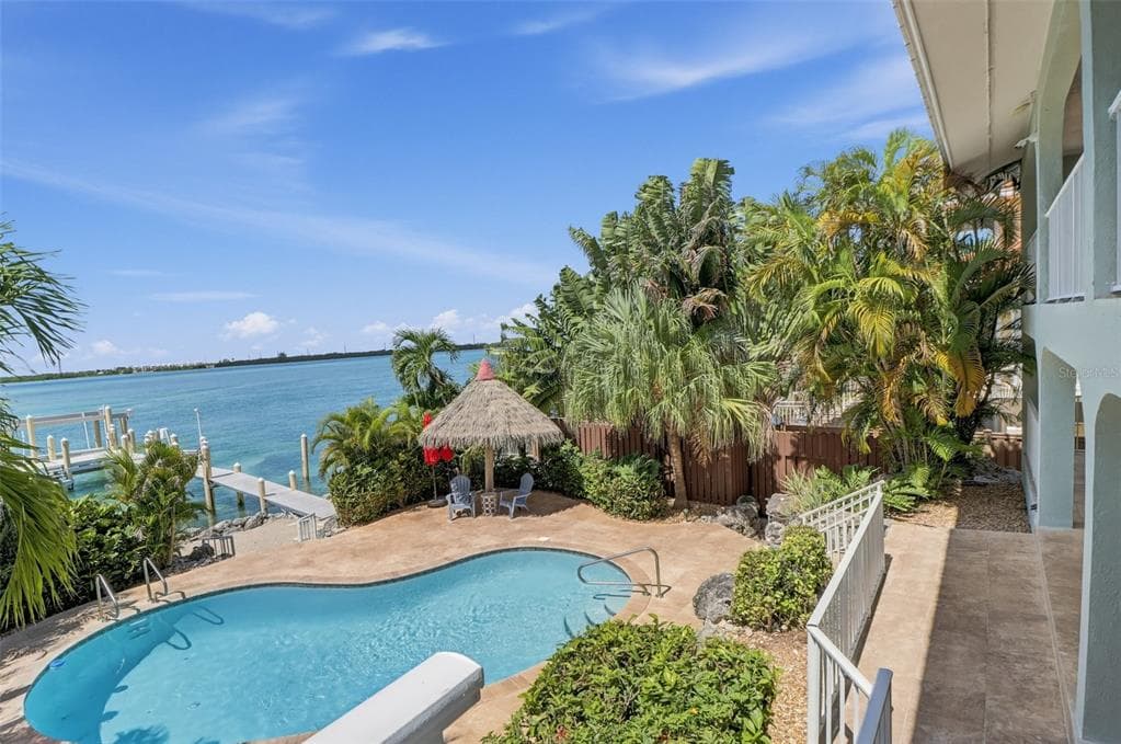 422 HARBOUR DRIVE photo 4