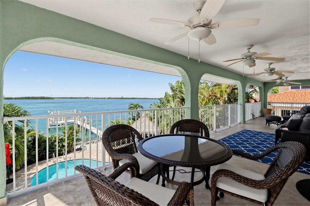 422 HARBOUR DRIVE photo 8