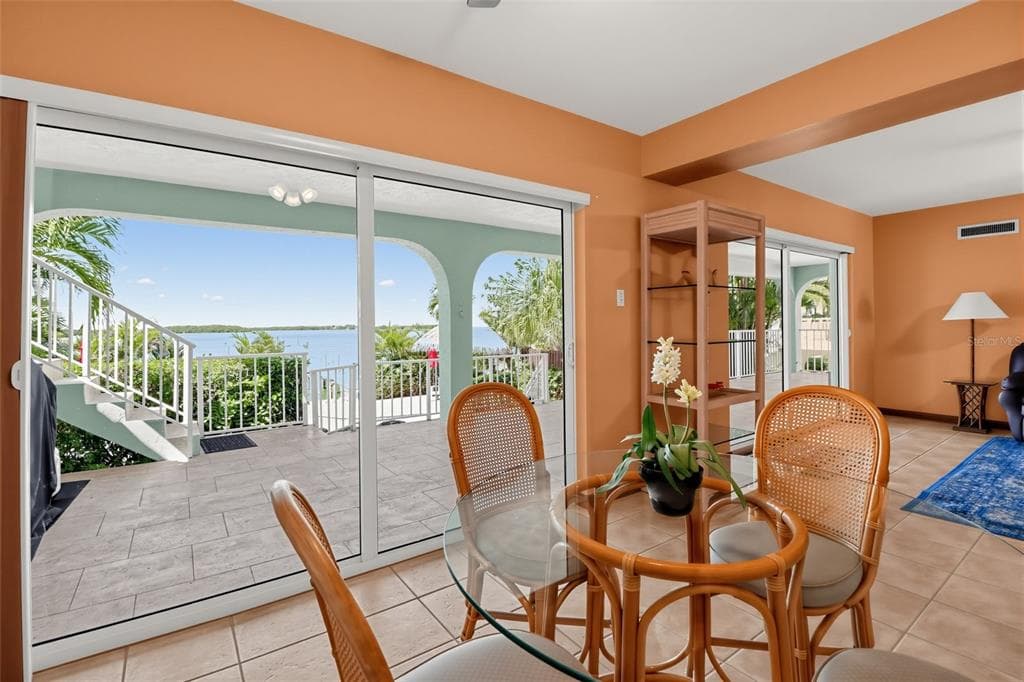 422 HARBOUR DRIVE photo 21