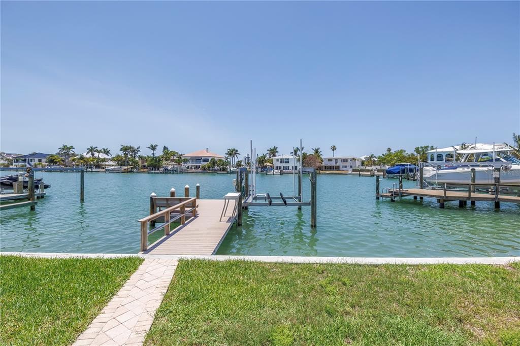 10128 YACHT CLUB DRIVE photo 6