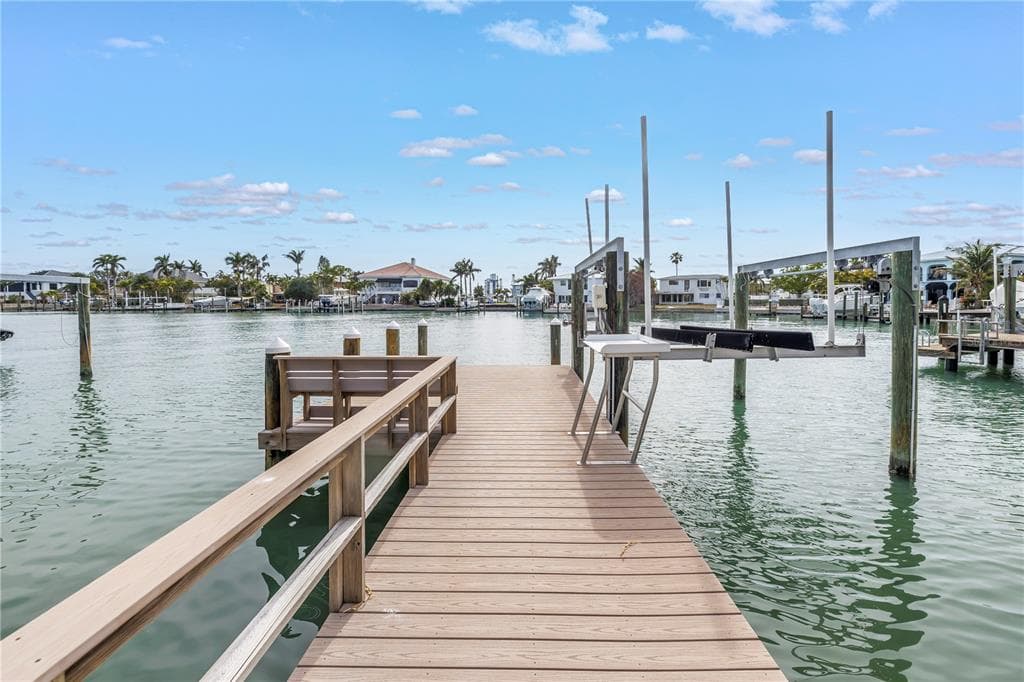 10128 YACHT CLUB DRIVE photo 4