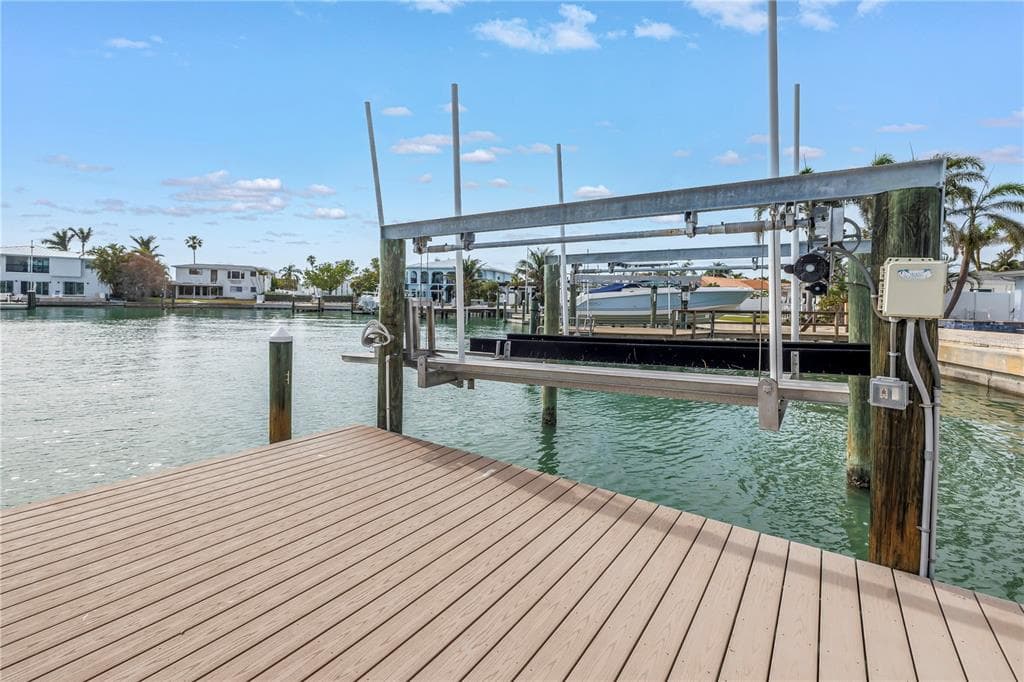 10128 YACHT CLUB DRIVE photo 8