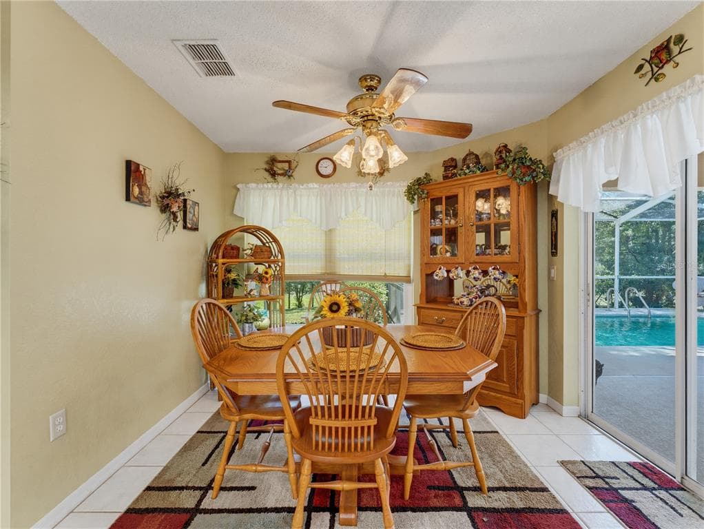 9121 BELLAMY COURT photo 12