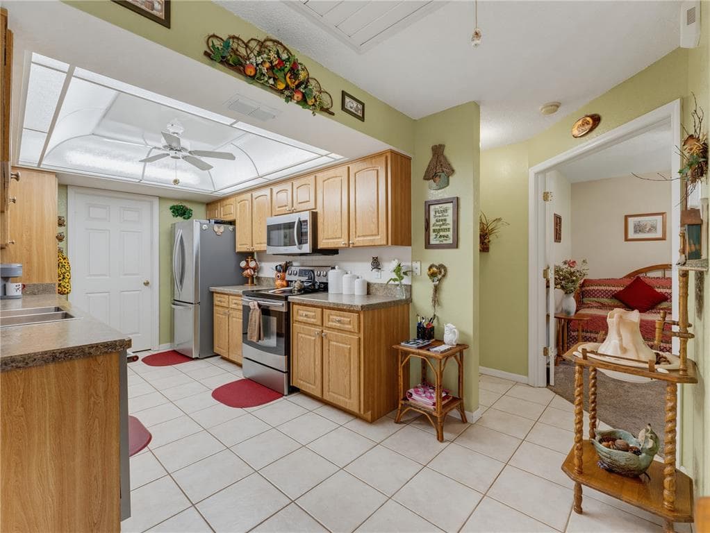 9121 BELLAMY COURT photo 14