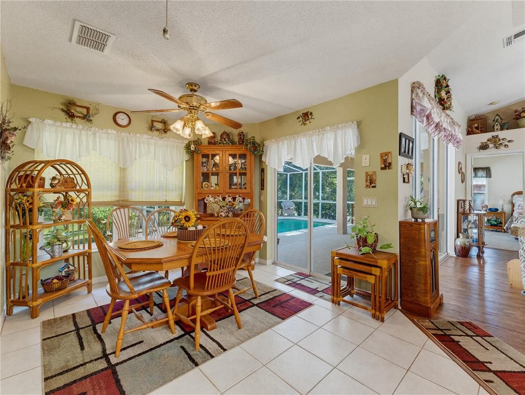 9121 BELLAMY COURT photo 11