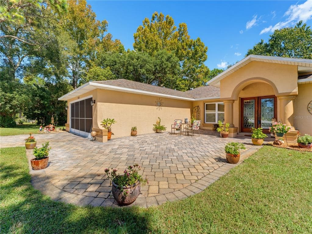 9121 BELLAMY COURT photo 4