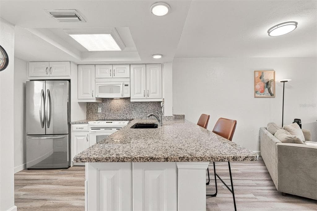 12538 SW KINGSWAY CIRCLE 1008 photo 3