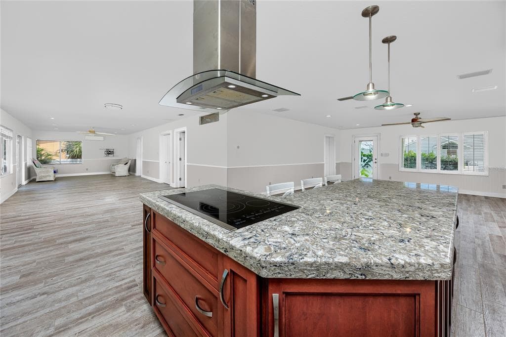 600 NORMANDY ROAD photo 13