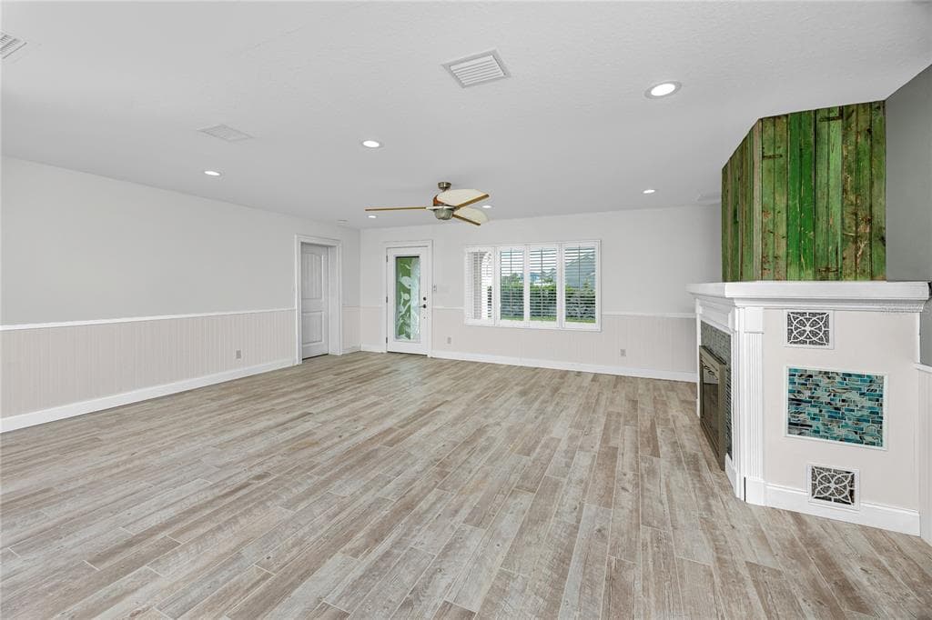 600 NORMANDY ROAD photo 18