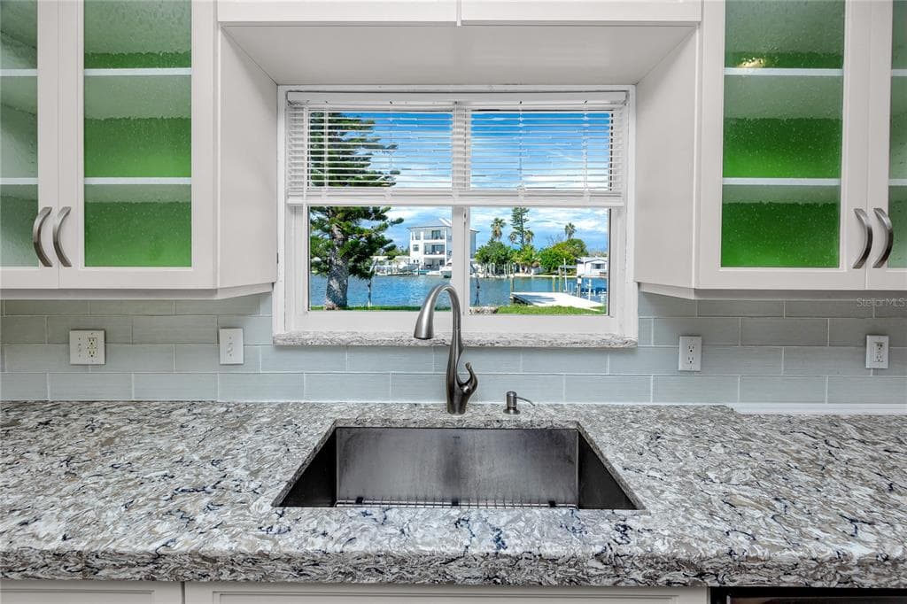 600 NORMANDY ROAD photo 15