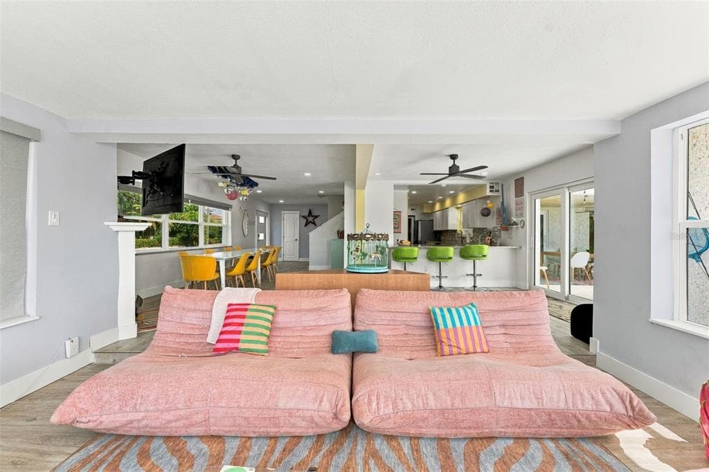 135 HARBOR DRIVE photo 12