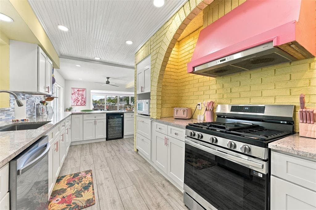 135 HARBOR DRIVE photo 19