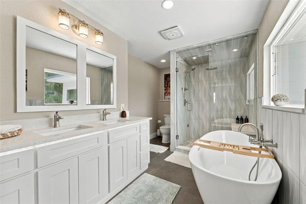135 HARBOR DRIVE photo 25