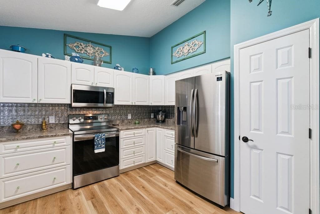 30749 GLENN DRIVE photo 17
