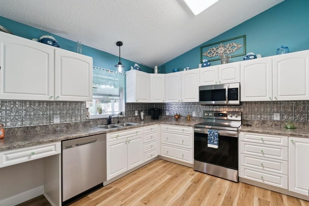 30749 GLENN DRIVE photo 16