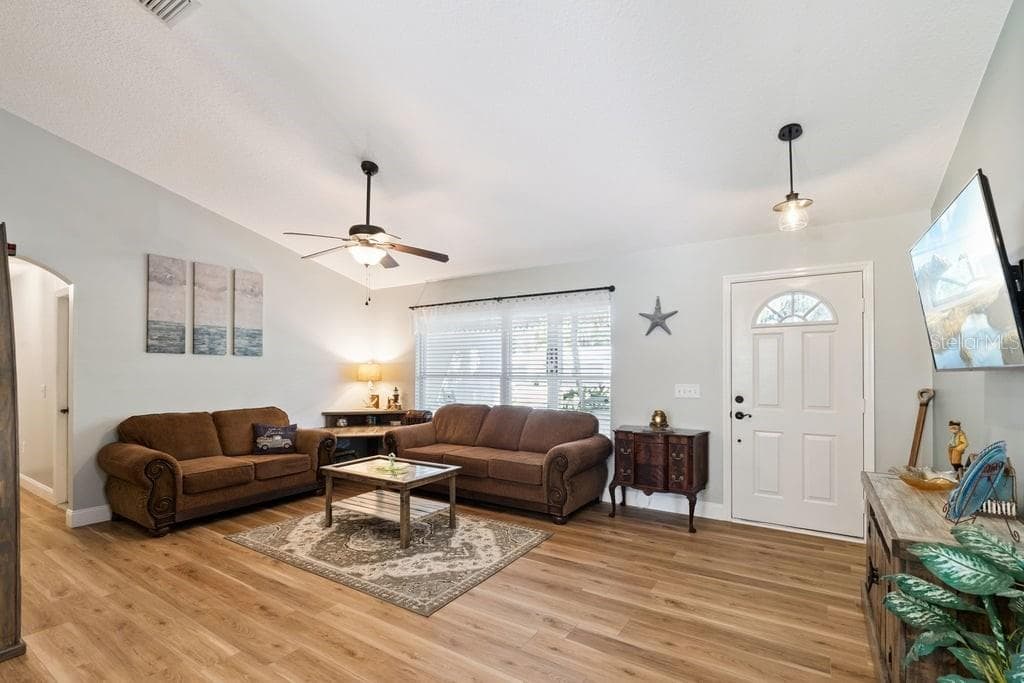 30749 GLENN DRIVE photo 10