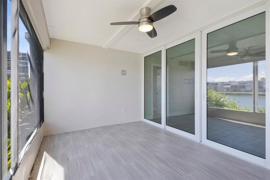 7645 SUN ISLAND DRIVE S 101 photo 16
