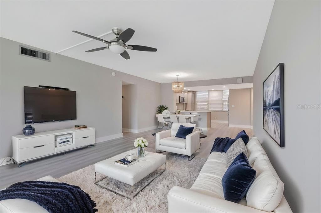 7645 SUN ISLAND DRIVE S 101 photo 10