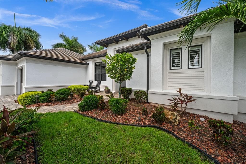 5205 SUNSET COURT photo 6