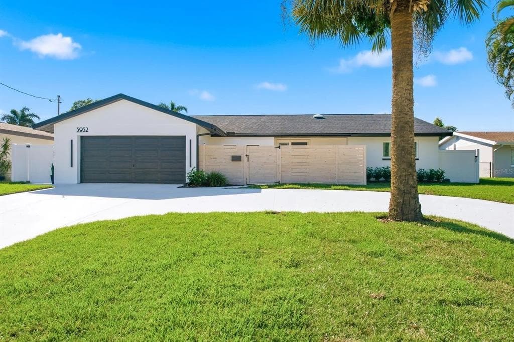 3932 SHORE ACRES BOULEVARD NE photo 1