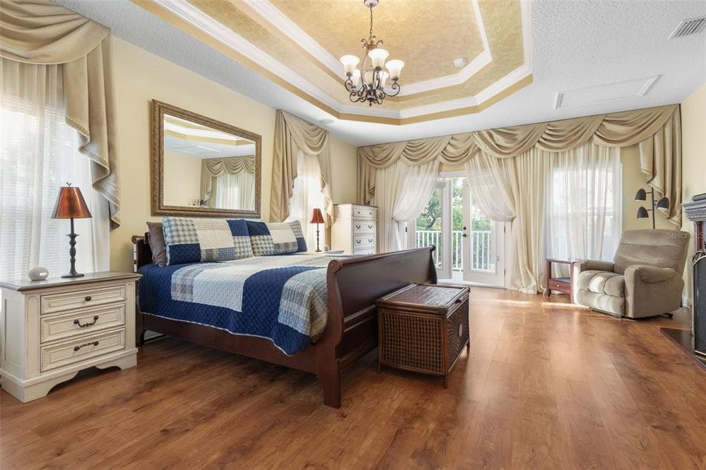 25 EMERALD LAKE COURT photo 17