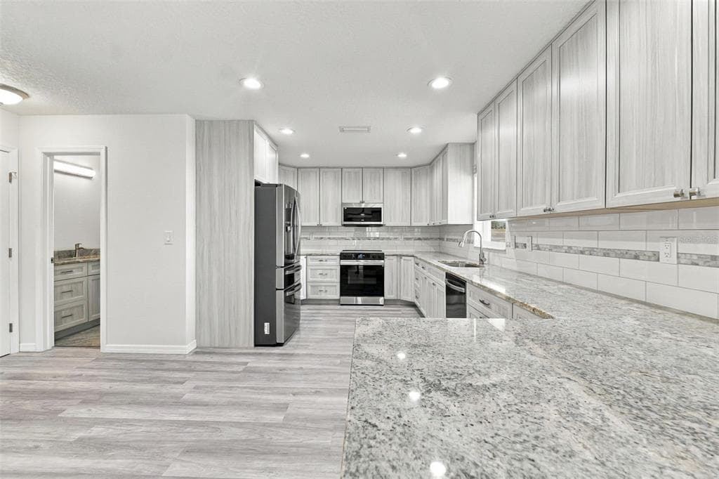 4516 GULFSTREAM DRIVE photo 6