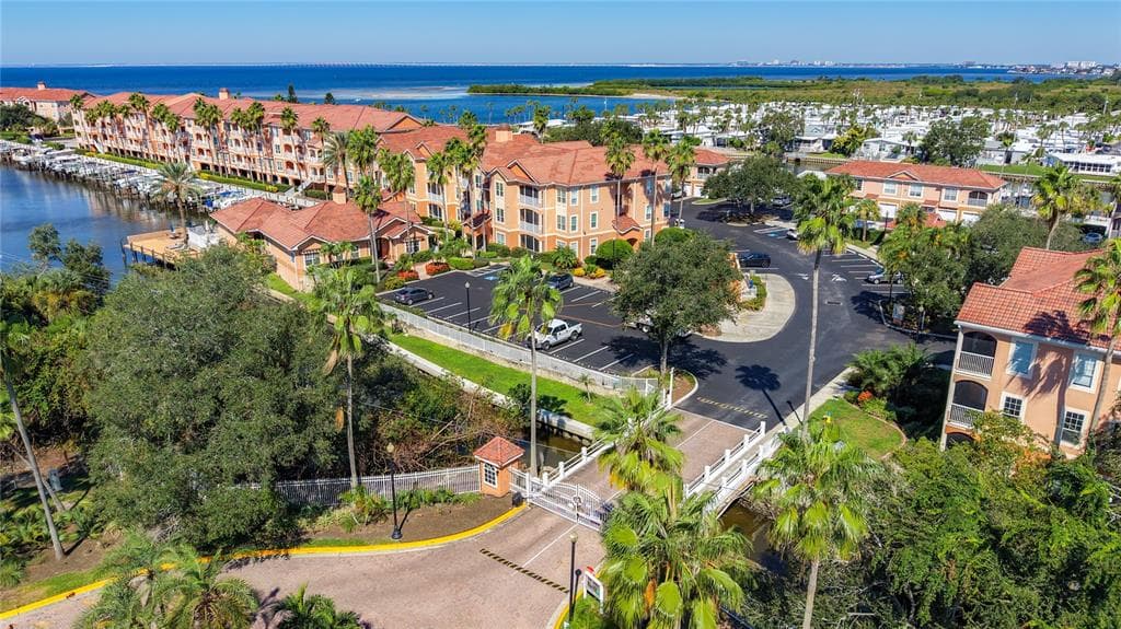 5000 CULBREATH KEY WAY 8-207 photo 2