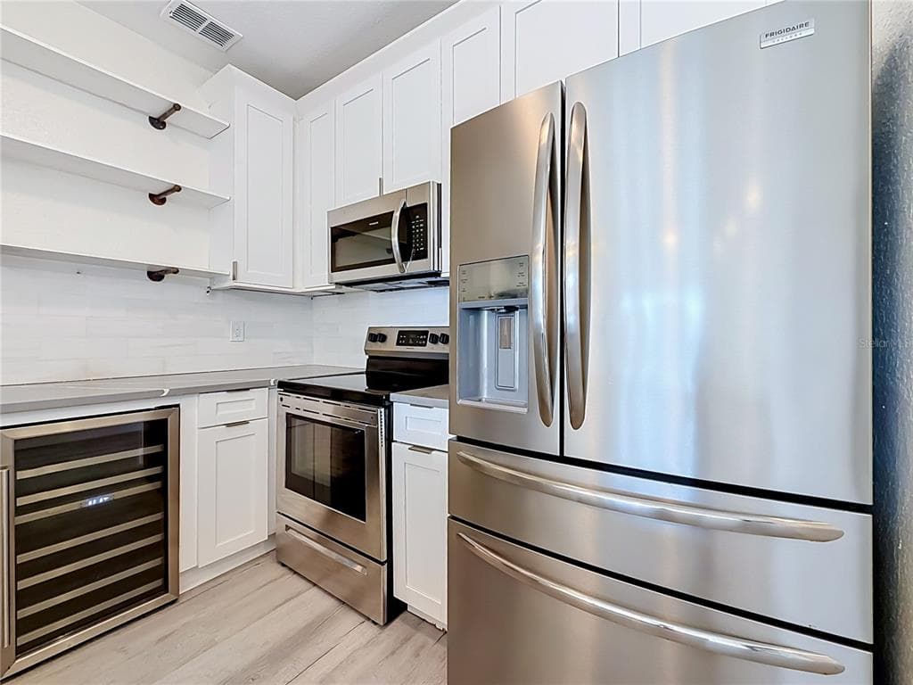 5000 CULBREATH KEY WAY 8-207 photo 13