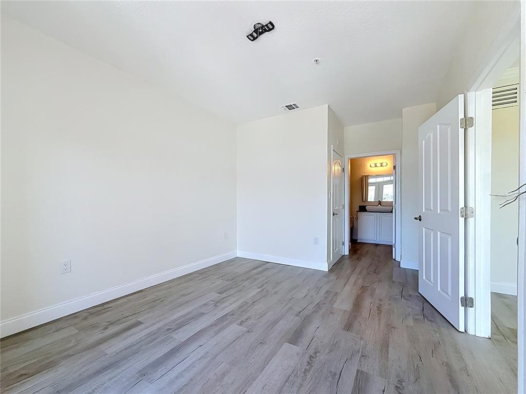 5000 CULBREATH KEY WAY 8-207 photo 24