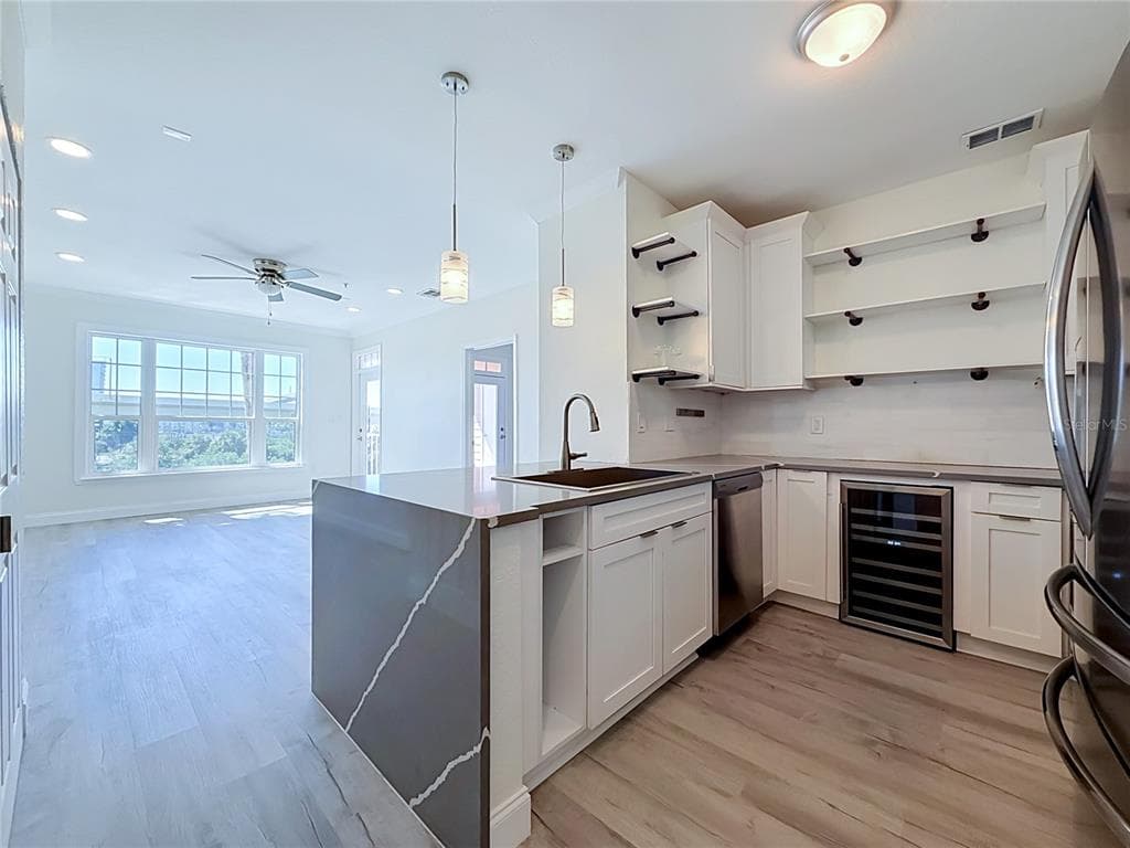 5000 CULBREATH KEY WAY 8-207 photo 10